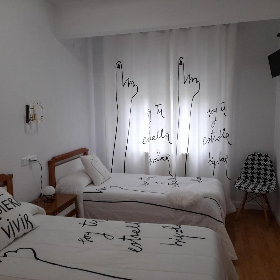 Hostal "Los Chanos El Ruso" Galende Екстер'єр фото