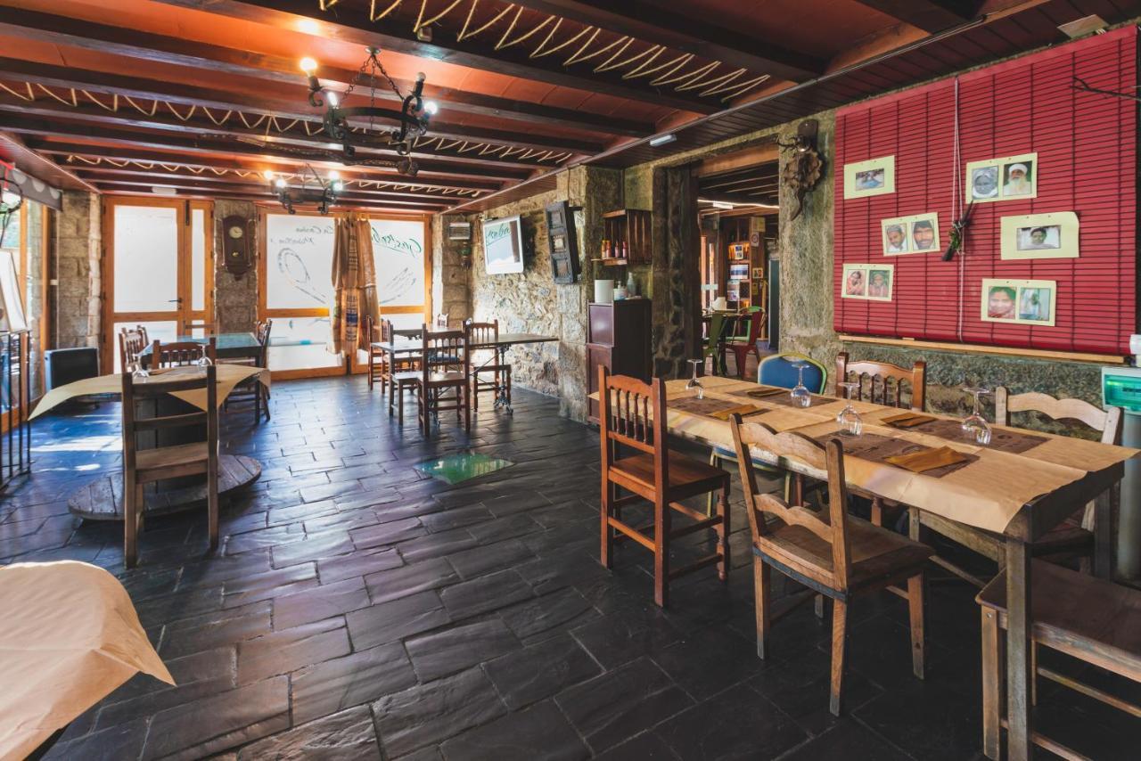 Hostal "Los Chanos El Ruso" Galende Екстер'єр фото