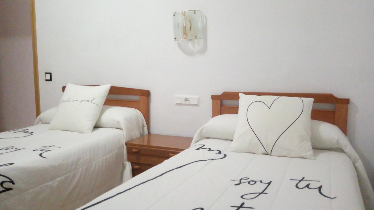 Hostal "Los Chanos El Ruso" Galende Екстер'єр фото
