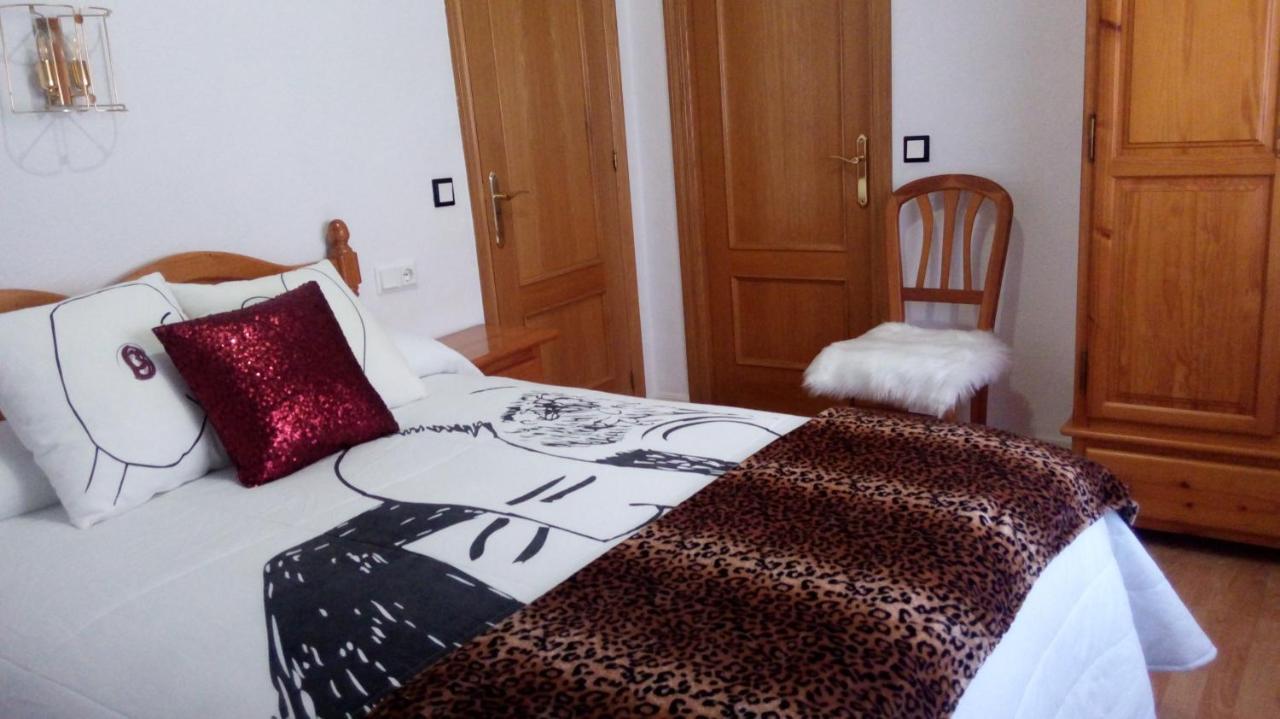 Hostal "Los Chanos El Ruso" Galende Екстер'єр фото