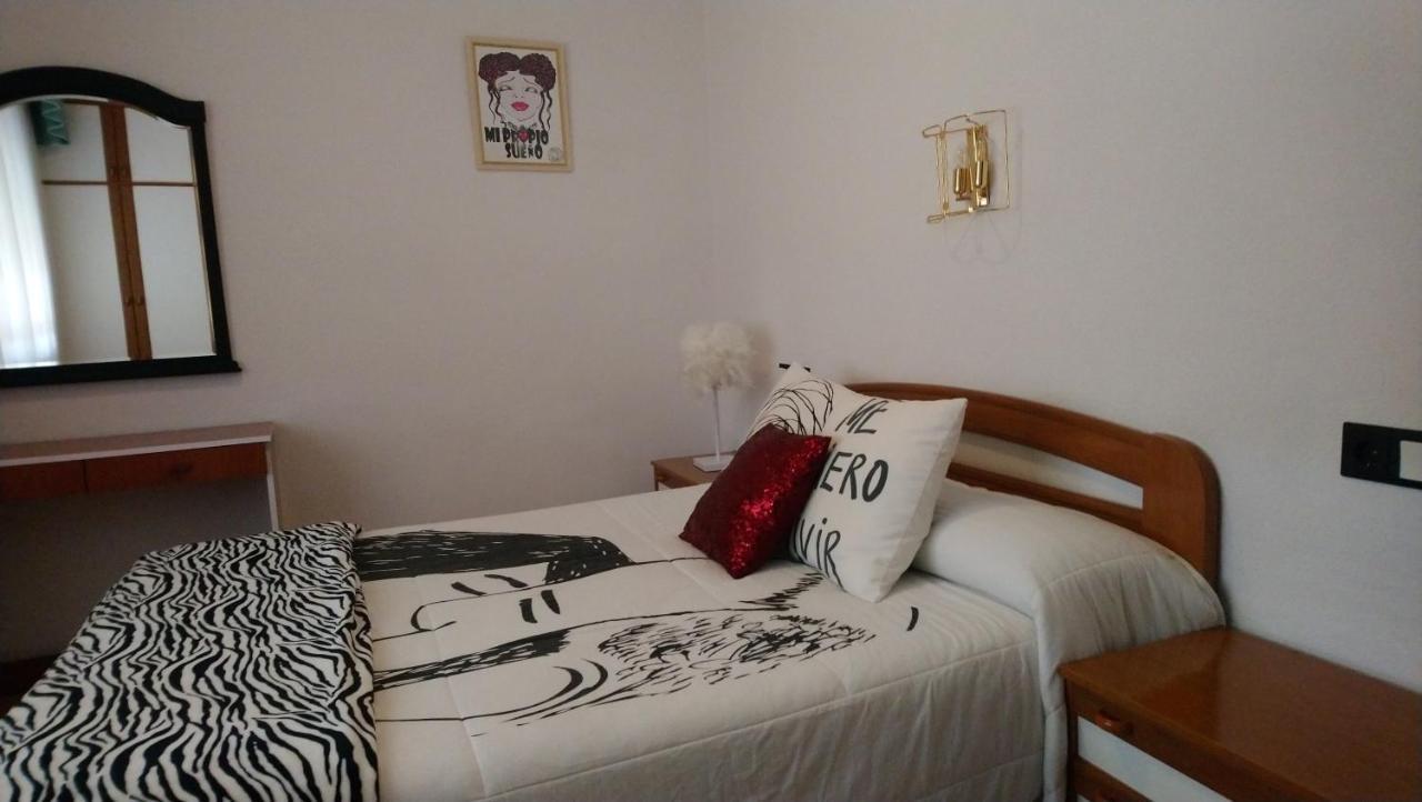 Hostal "Los Chanos El Ruso" Galende Екстер'єр фото