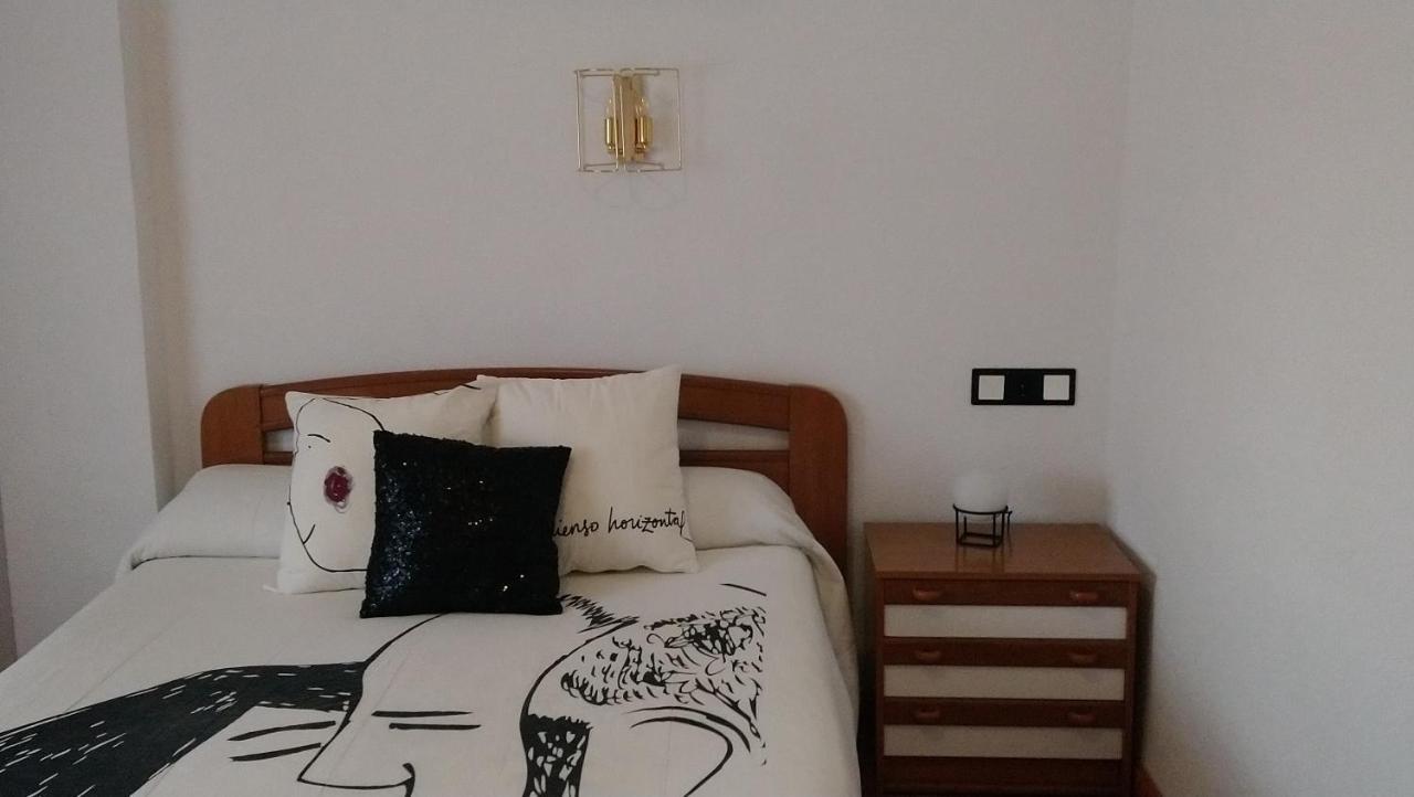 Hostal "Los Chanos El Ruso" Galende Екстер'єр фото