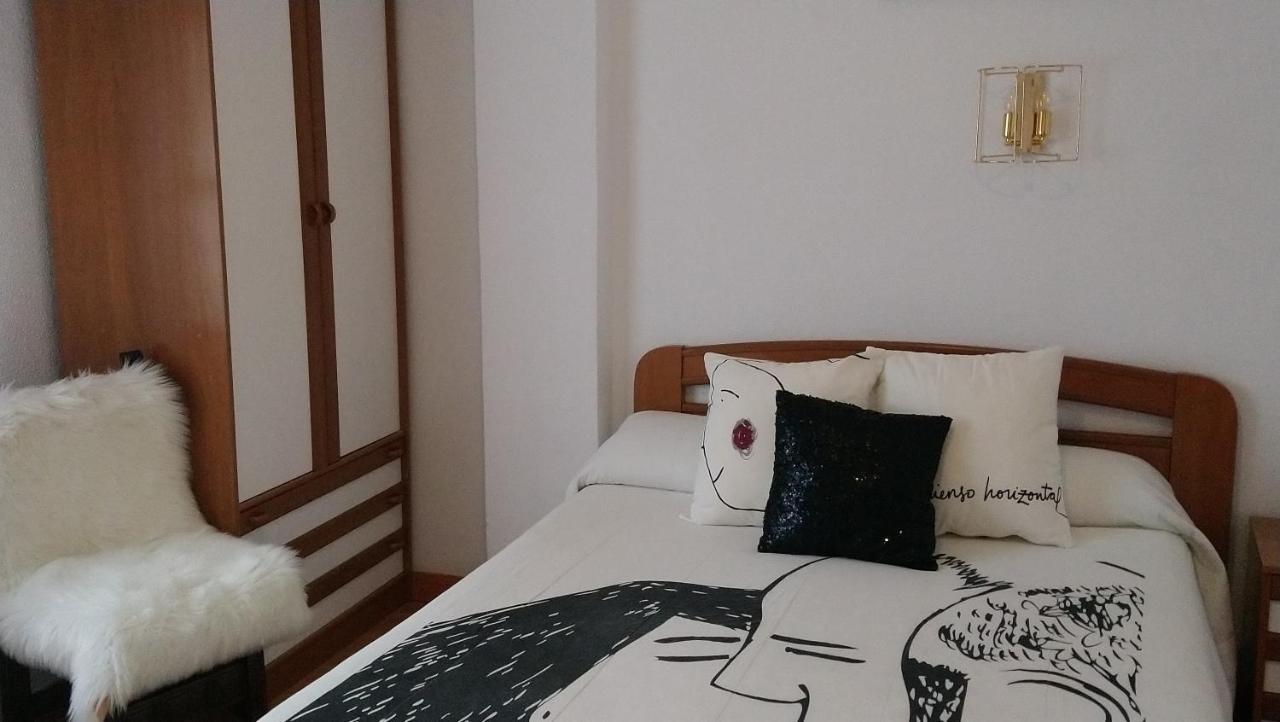 Hostal "Los Chanos El Ruso" Galende Екстер'єр фото